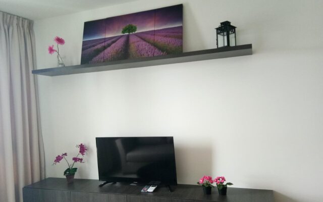 Art@trefoil setia alam*Meet2Stay*
