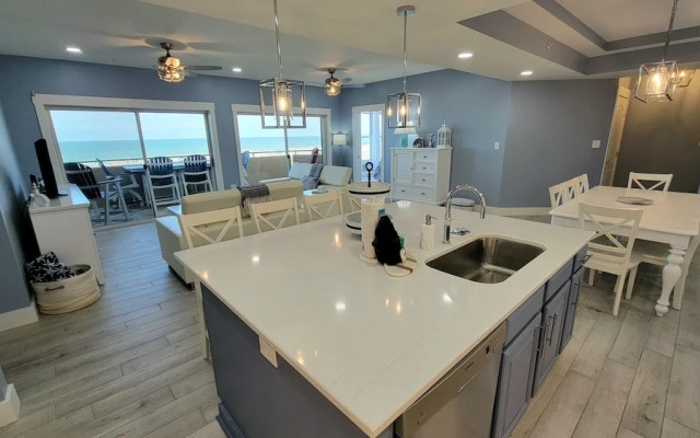 Desoto Beach Club 201