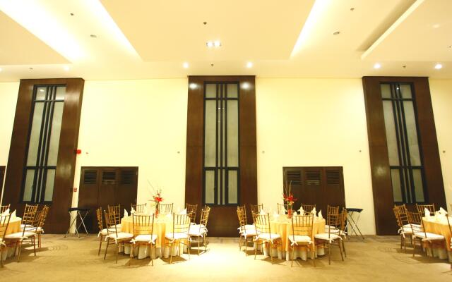 The Oracle Hotel & Residences