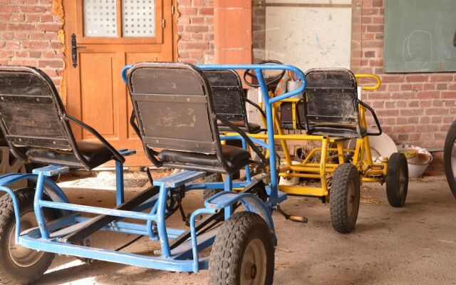 Charming Holiday Home in Hondschoote With Terrace