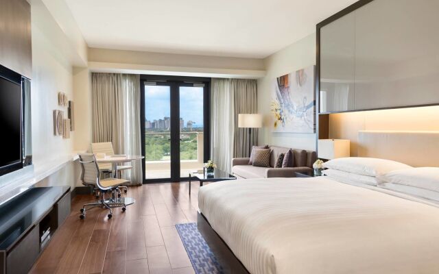 Manila Marriott Hotel at Newport World Resorts