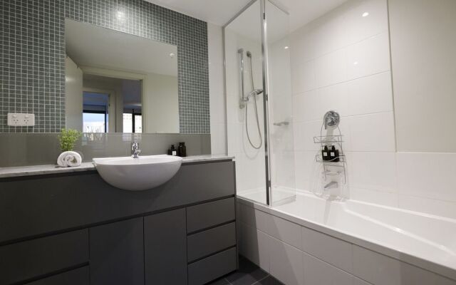 Russell St. Hotel Apartment