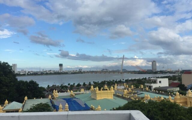 Khue My Hotel