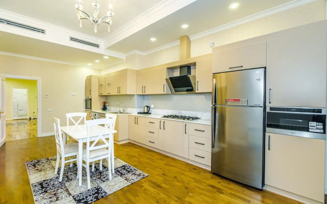 VIP Apartment in Buta palace 703