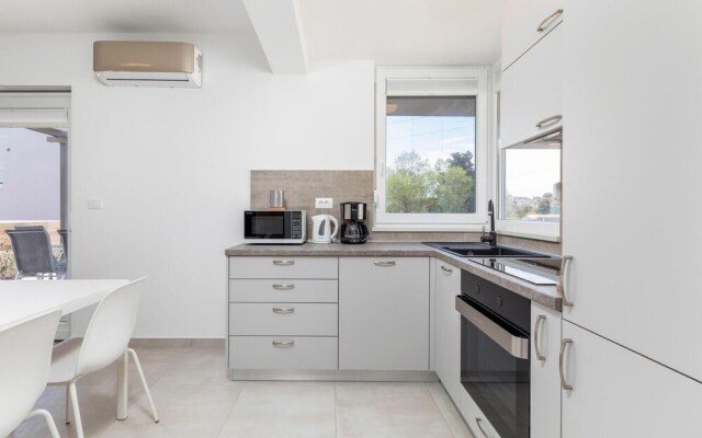 Beautiful Apartment in Pula With Wifi and 2 Bedrooms