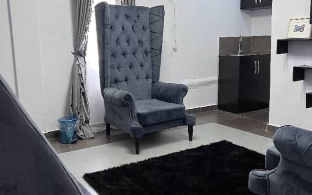 Glandov Suites and Apartment