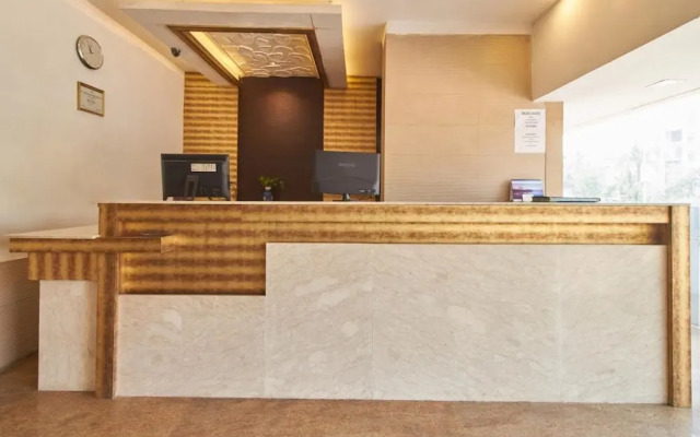 OYO 9182 Kings Crown Hotel