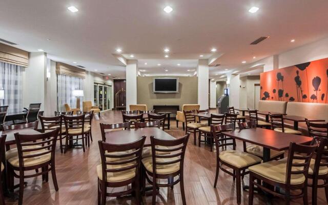 Sleep Inn & Suites