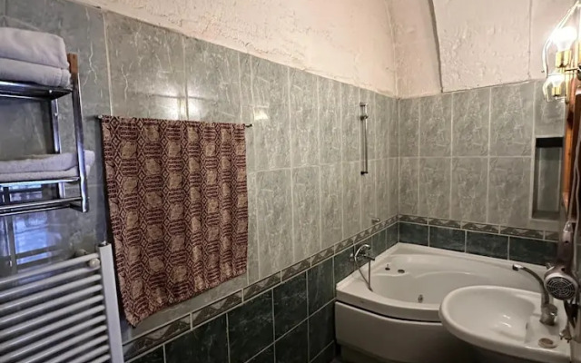Tokmak Guest House