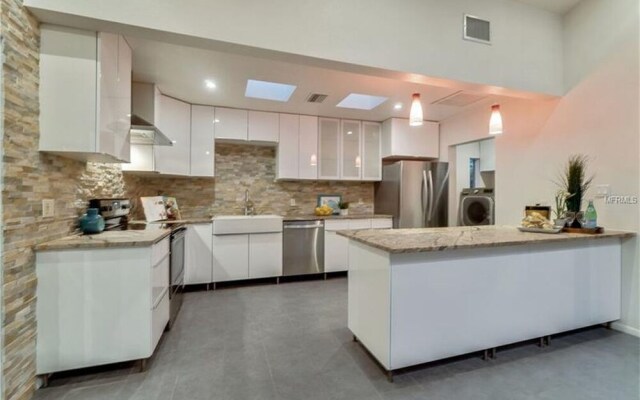 Calle de Peru by Beachside Management