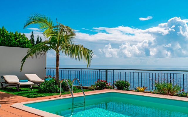 3 Bedroom In Calheta, Stunning Views, Private Heated Pool Casa Amaro Mar