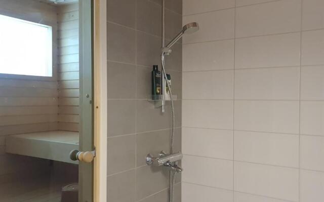 Uusi loma-asunto 4 hengelle hiekkasärkillä