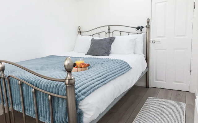 4 Guests - 2 Bedrooms - City Escape Retreat