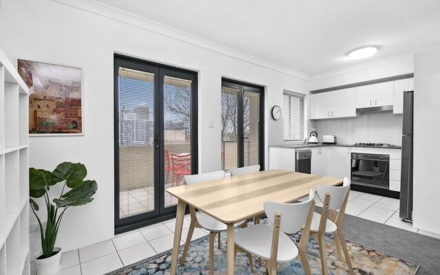 HOLT1 - Crows Nest -Holtermann Street