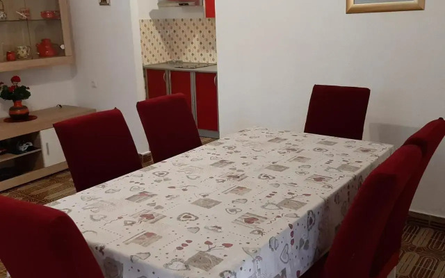 Apartments by the sea Brist, Makarska - 15443