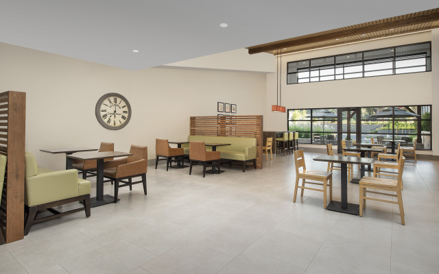 Country Inn & Suites by Radisson, Seattle-Tacoma International Airport, WA