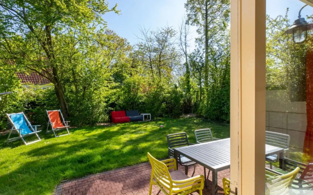 Bungalow Near Dutch Beach With Garden