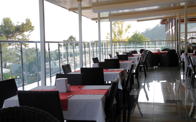 Nicholas Park Hotel