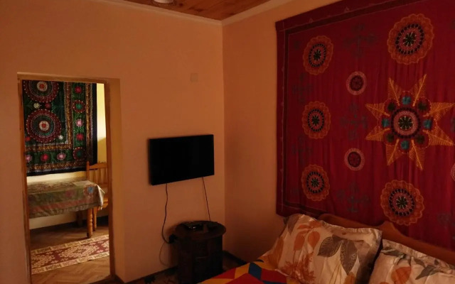 Guest House Caravan Tamchy