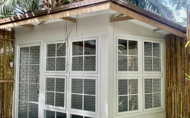 The Country Lake View Hotel