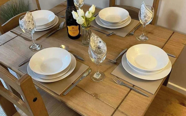 Seaside Escape at Ty Bugail - Holyhead