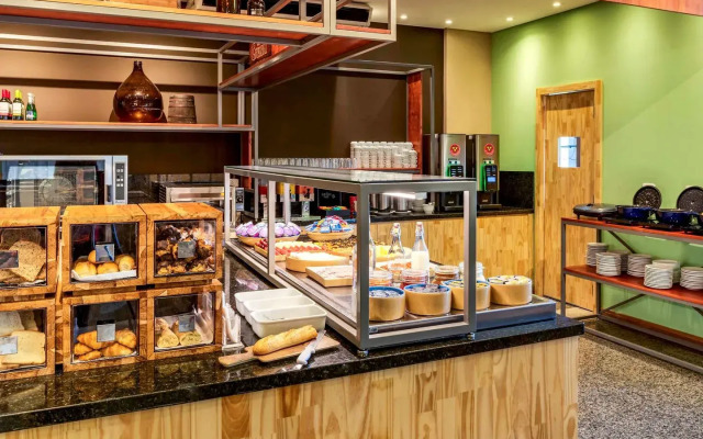 Ibis Styles Curitiba Santa Felicidade