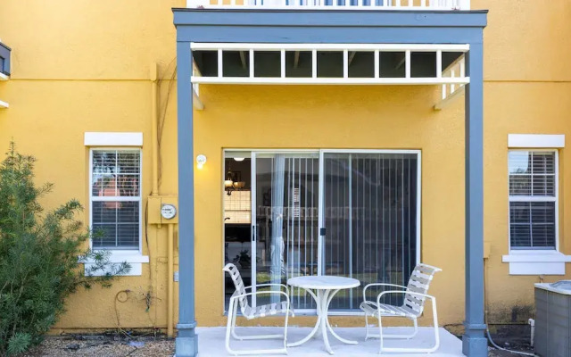 Beautiful Townhome Near Theme Parks