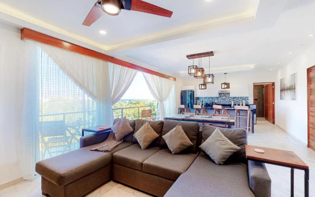 Eight VIP Beach Condo 301