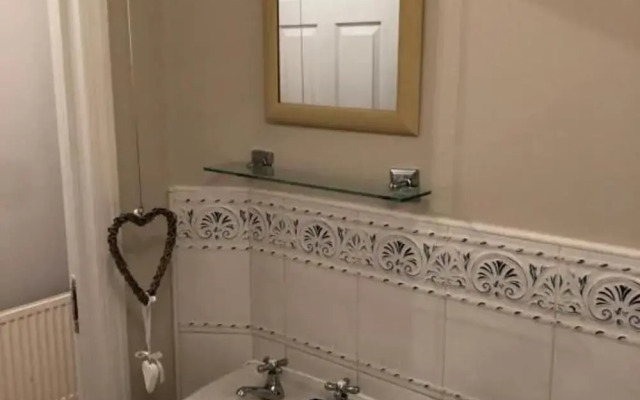 2 Bed-sleeps 3-parking-town Centre