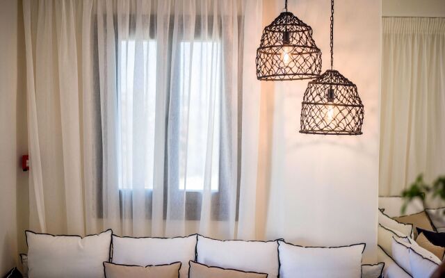 Melidron Hotel & Suites