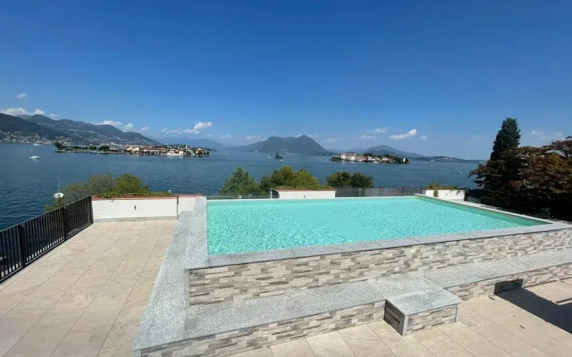 Isole Apartment With Pool and Lake View in Baveno