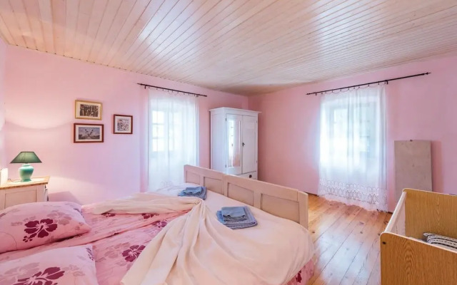 Beautiful Home in Markovac With Wifi and 5 Bedrooms