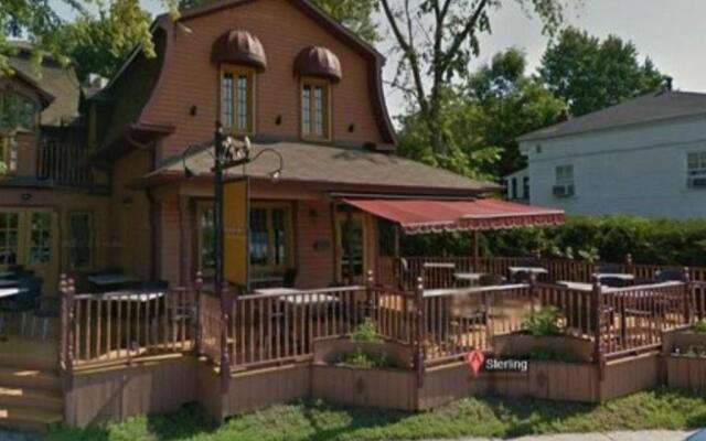 1-Bedroom Cozy Sweet #22 by Amazing Property Rentals