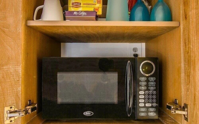 Palms Waikiki 815 - 1 Br Hotel Room