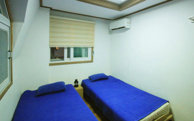 The One Hostel Hongdae
