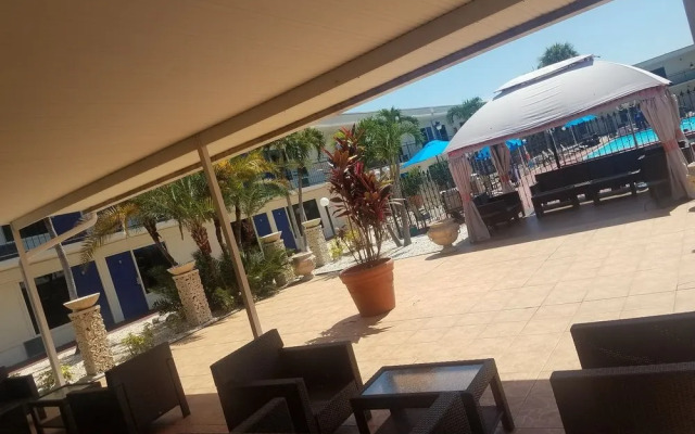 Days Inn by Wyndham St. Petersburg / Tampa Bay Area