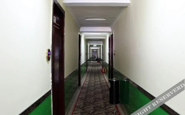 Taihua Business Hotel