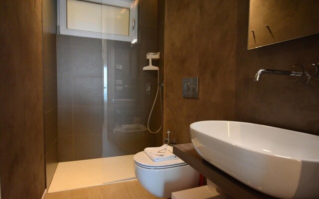 Leonardo Walsh Apartment