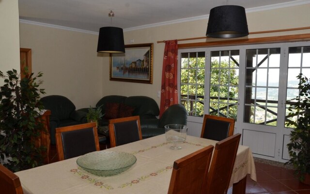 House With 2 Bedrooms in Vila Nova de Famalicão, With Wonderful Lake V