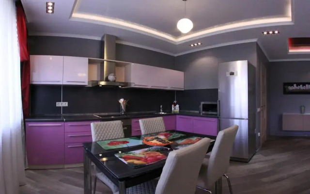 Home City Apartments Near Drama Theatre