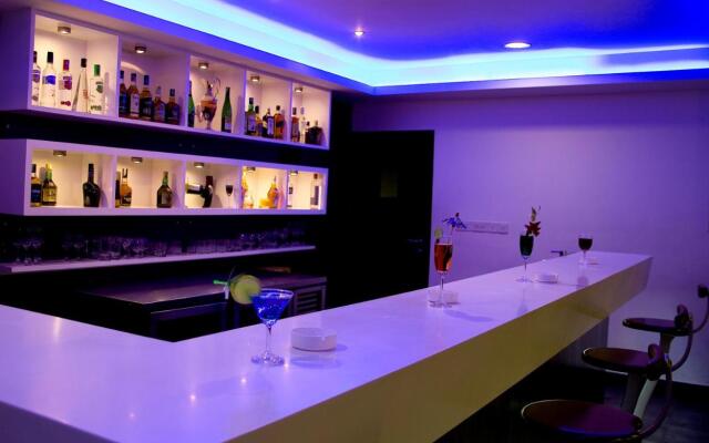 Featherlite Evoma Hotel