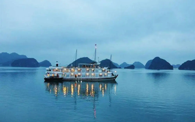 Pelican Halong Cruise