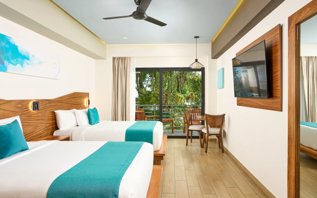 Cristalino Lagoon Front Hotel Restaurant & SPA