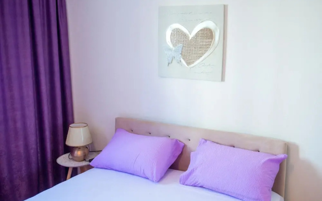 Apartment Rainbow Star