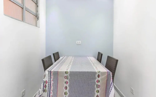Amplo apartamento no centro, 2 quadras do metrô