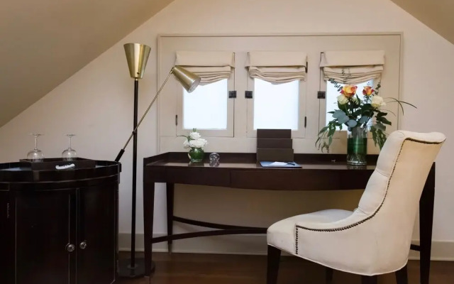Stonehurst Place Bed & Breakfast
