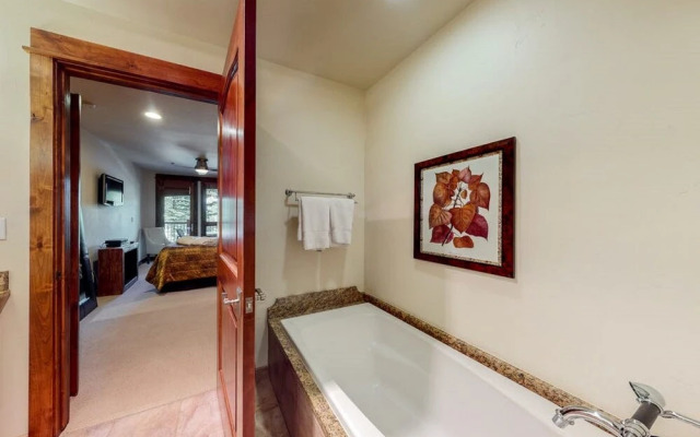 Luxury 2 Bedroom Ski in, Ski out Condo in Breckenridge with Shared Pool, Hot Tub, Arcade, and Bar