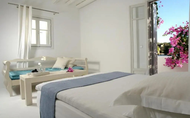 Kapetan Tasos Suites