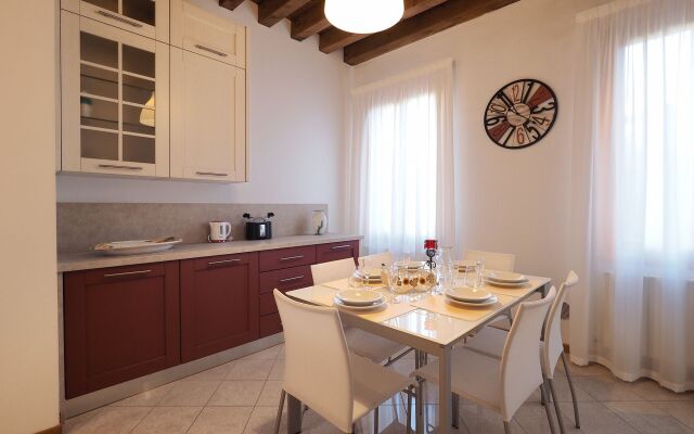 Venice Style Apartments