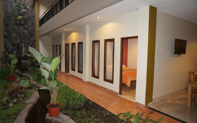 Aloha Hotel